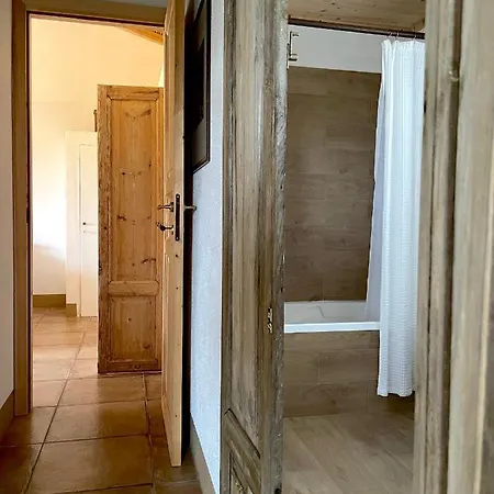 Santu Martine: With Pool