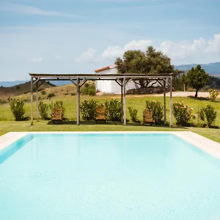 Santu Martine: With Pool