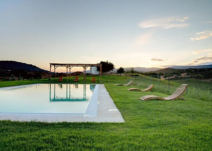 Villa Santu Martine: With Pool *